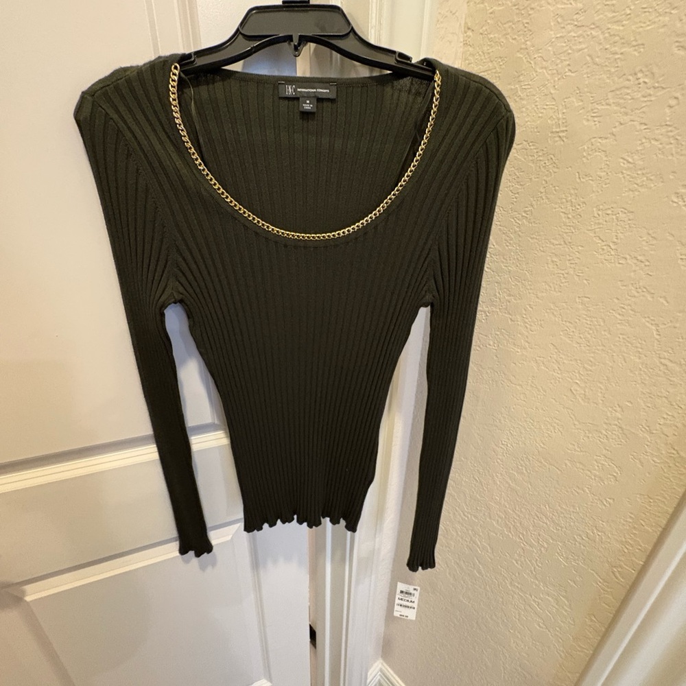 NWT INC Ribbed Knit Top with Gold Chain Neckline, Olive Green. Size Medium